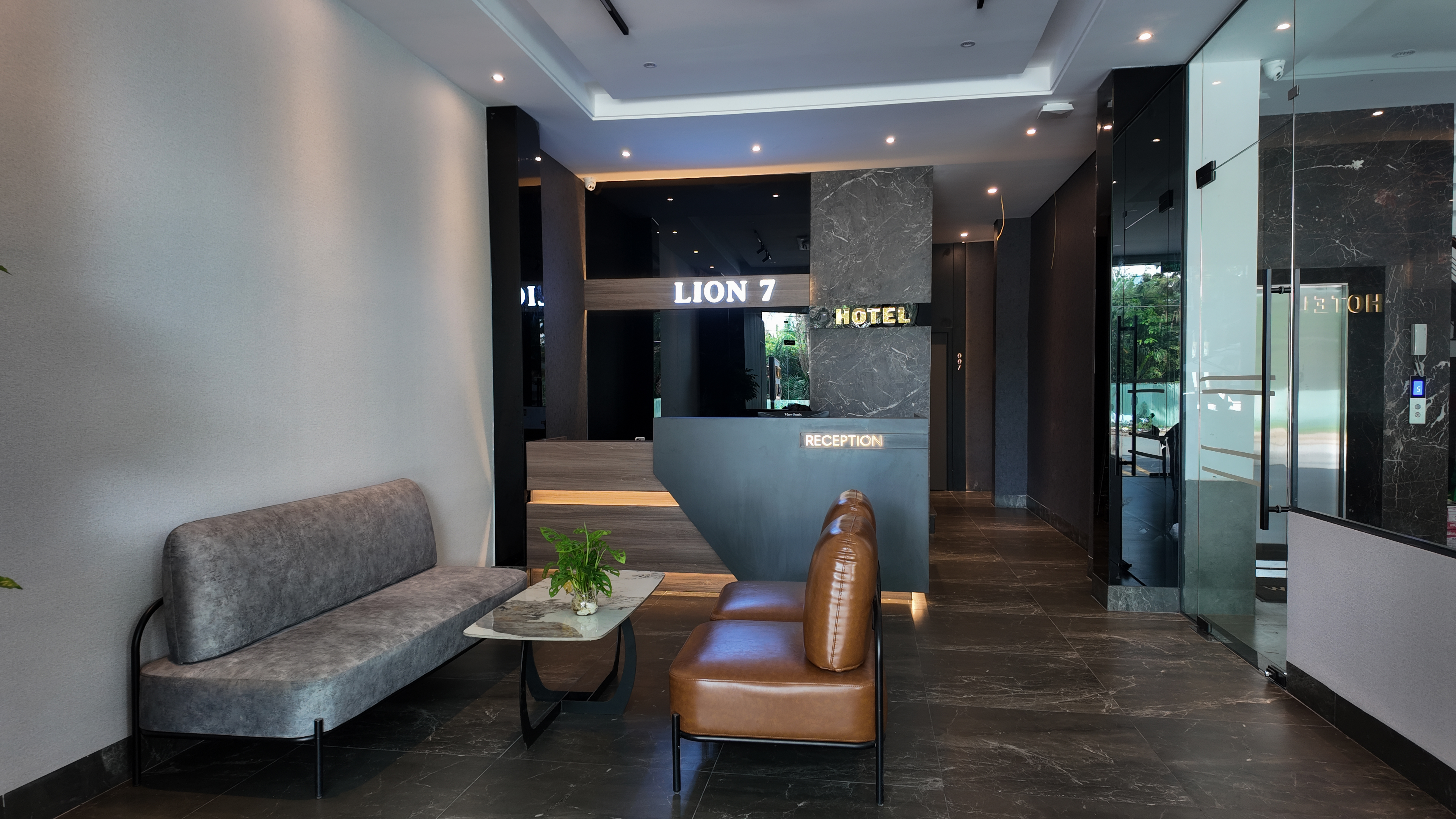 Lion 7 Hotel